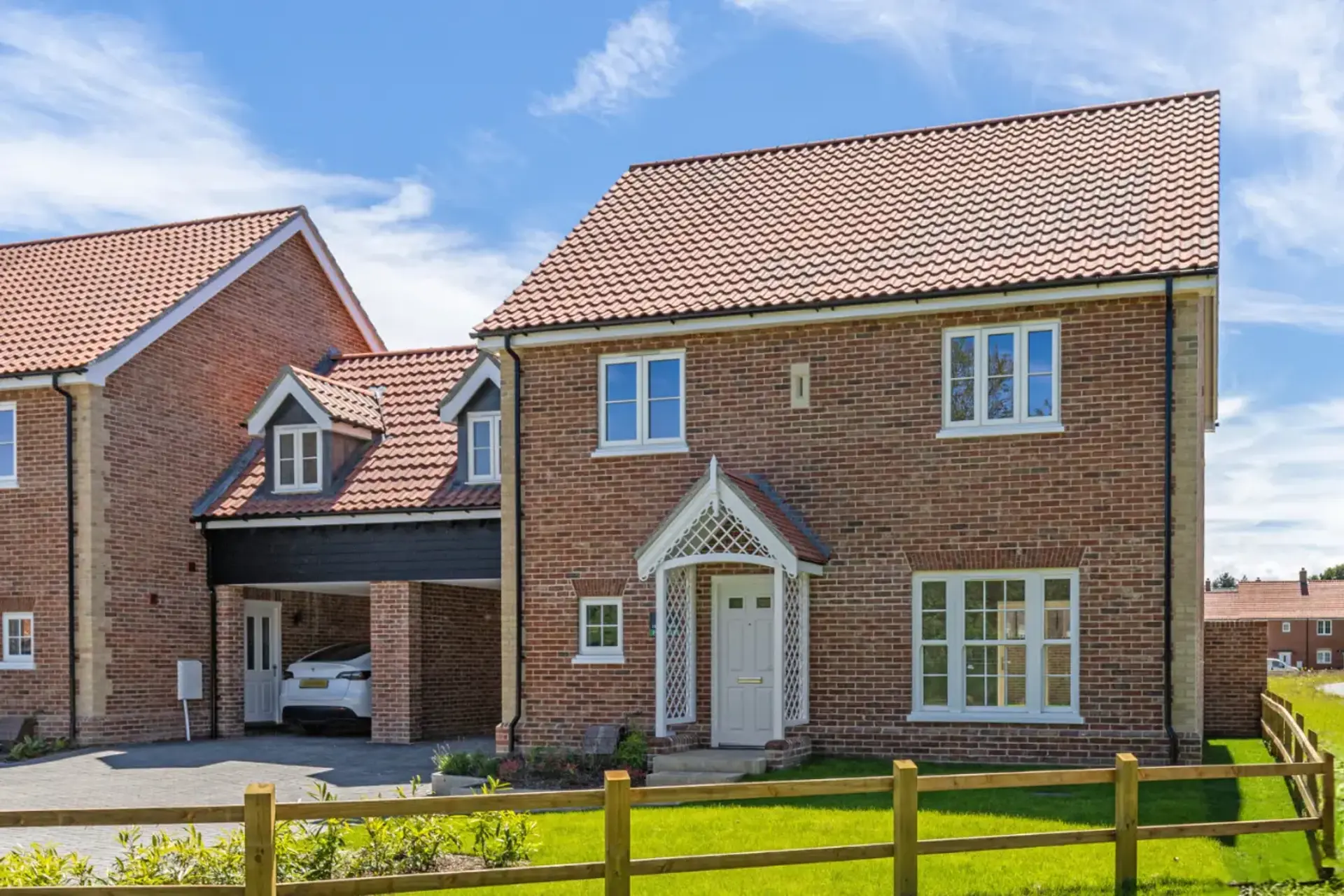 Queen's Meadow, Holt