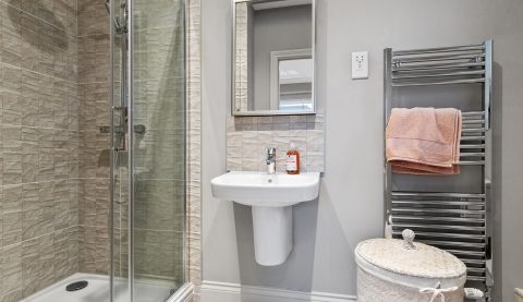 1326 - En-suite Bathroom - Hopkins Homes